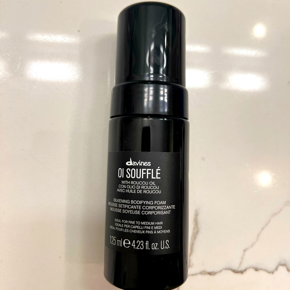 Brand new Davines OI Soufflé. Silkening bodifying foam